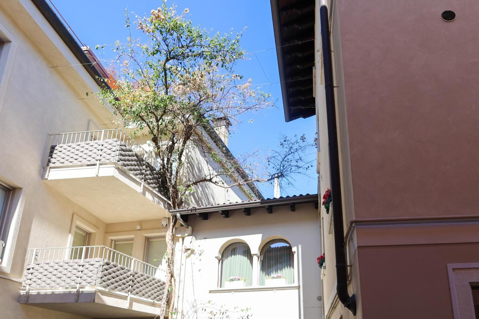 Apartamento Vicolo Dei Signori Desenzano del Garda Exterior foto